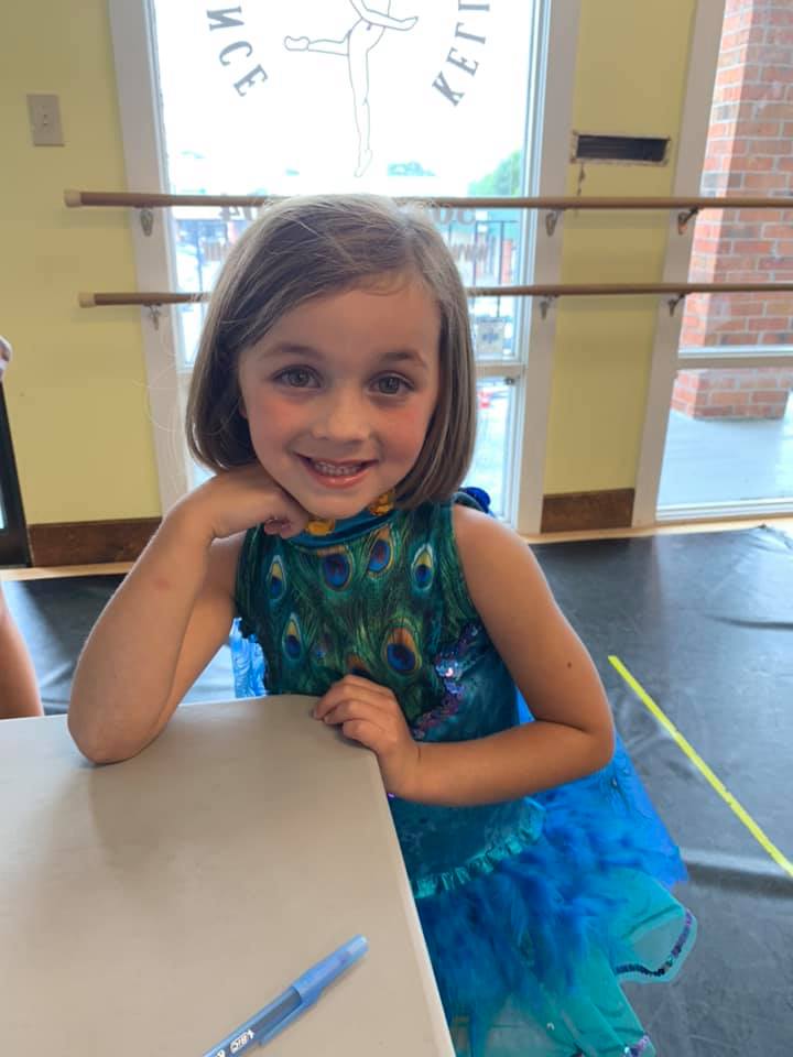 KKDKennerDancePicturePeacock-min